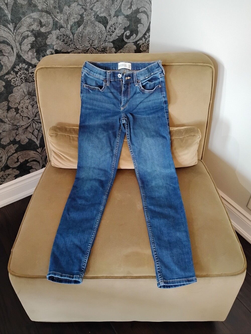 Abercrombie & Fitch Girls 13/14 -Medium Blue Skinny Jeans